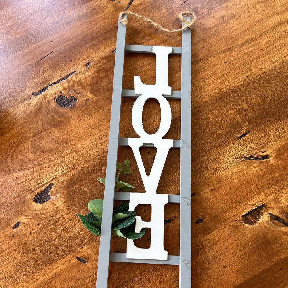 LOVE Sign - Picture 3 of 3
